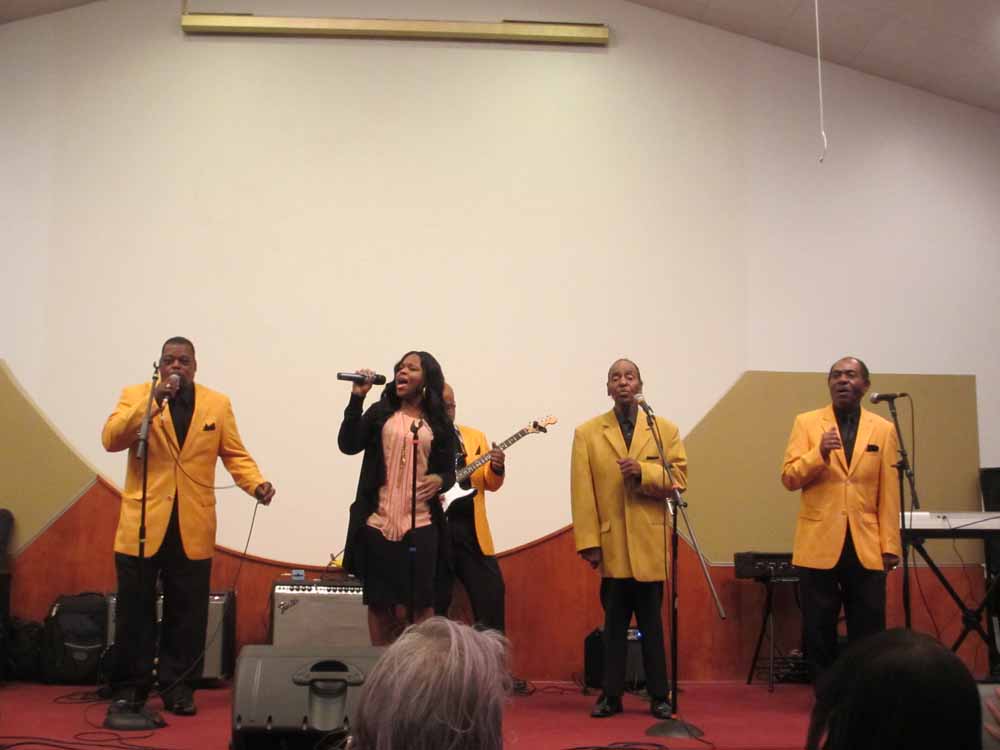 Minister Paul Boone & the Mighty TempleAires of Portsmouth VA, featuring Diane Boyd.